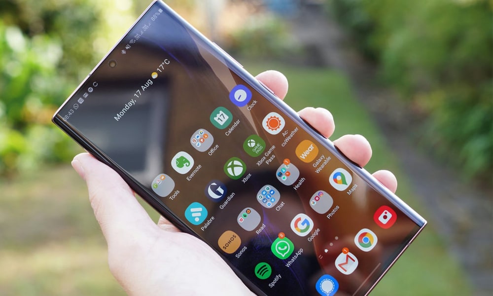 TOP điện thoại iPhone, Samsung nên mua trong năm 2021